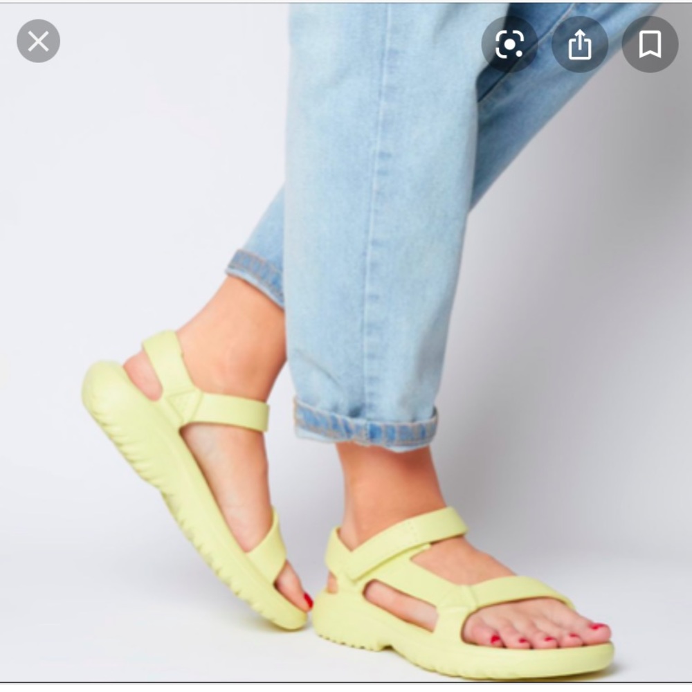 YELLOW WATER PROOF RUBBER TEVAS